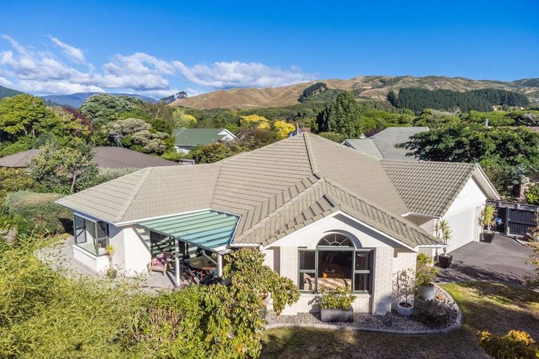 Photo of property in 4 Maple Lane, Waikanae, 5036