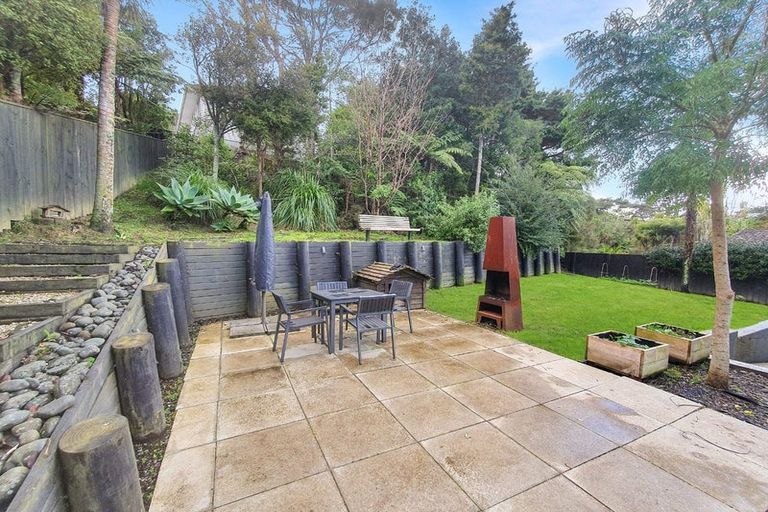 Photo of property in 102 Park Hill Road, Birkenhead, Auckland, 0626