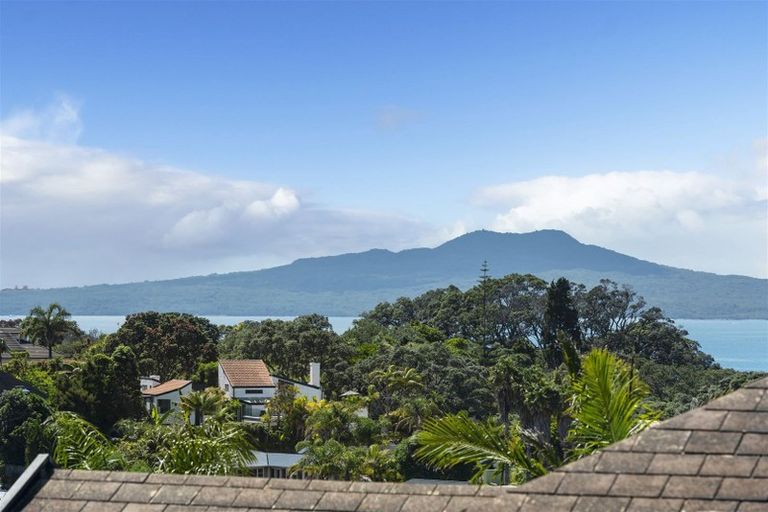 Photo of property in 87b Castor Bay Road, Castor Bay, Auckland, 0620