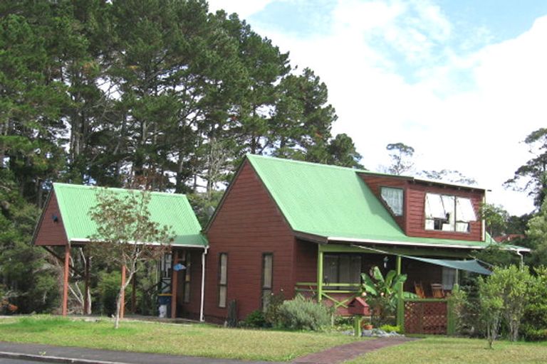 Photo of property in 27 Claverdon Drive, Massey, Auckland, 0614