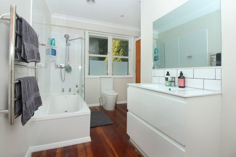 Photo of property in 14 Viscount Place, West End, Palmerston North, 4412