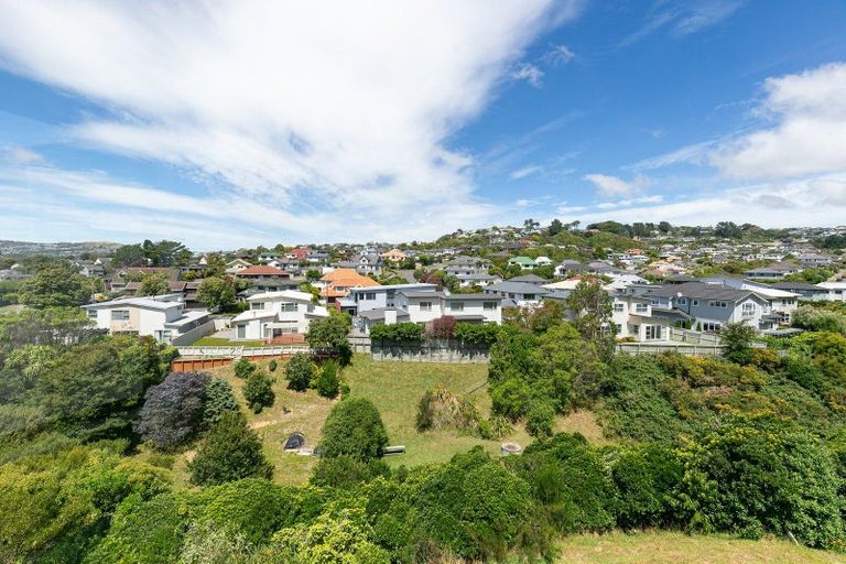 Photo of property in 23 Chippenham Grove, Churton Park, Wellington, 6037