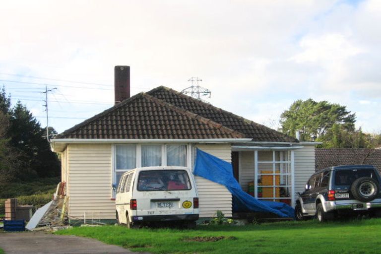 Photo of property in 43 Middlemore Crescent, Papatoetoe, Auckland, 2025