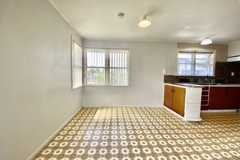 Photo of property in 45 Heyford Close, Mangere, Auckland, 2022