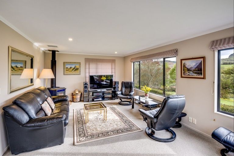 Photo of property in 82 Matangi Road, Tuki Tuki, Havelock North, 4294