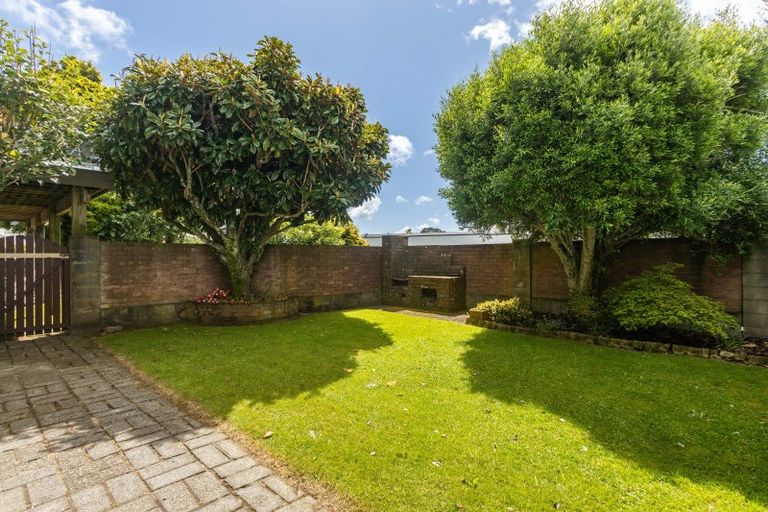 Photo of property in 13 Julian Place, Westown, New Plymouth, 4310