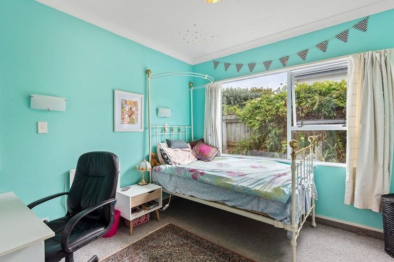 Photo of property in 39 Dale Road, Raumati South, Paraparaumu, 5032