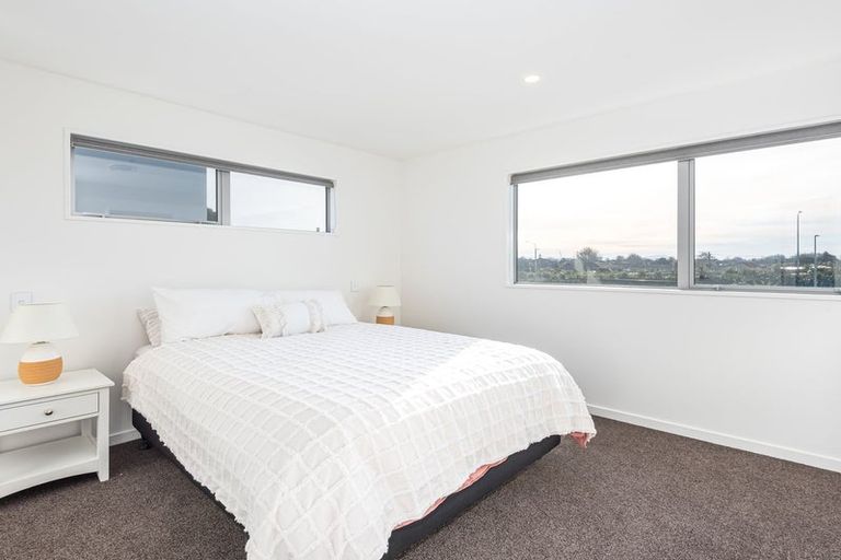 Photo of property in 7 Kakapo Lane, Redwood, Christchurch, 8051