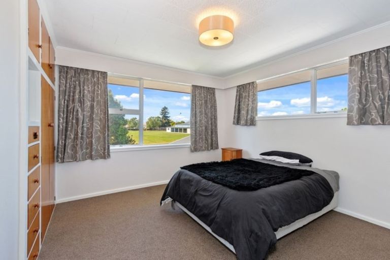 Photo of property in 20 Freebairn Street, Redwood, Christchurch, 8051