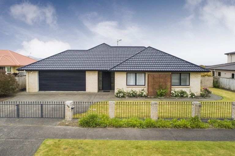 Photo of property in 146 Pacific Drive, Fitzherbert, Palmerston North, 4410