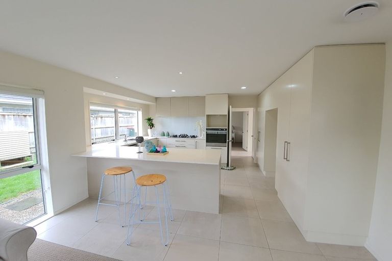 Photo of property in 99 Bayvista Drive, Karaka, Papakura, 2113