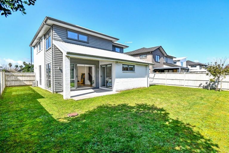 Photo of property in 9 Waituarua Drive, Takanini, 2112