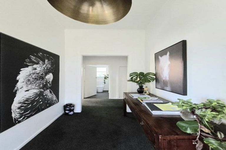 Photo of property in 35 Patanga Crescent, Thorndon, Wellington, 6011