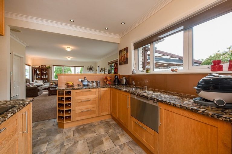 Photo of property in 5 Wedgewood Grove, Raumati Beach, Paraparaumu, 5032