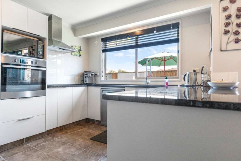 Photo of property in 99 Doncaster Drive, Papamoa Beach, Papamoa, 3118