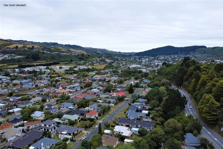 Photo of property in 308 Main Road, Tawa, Wellington, 5028