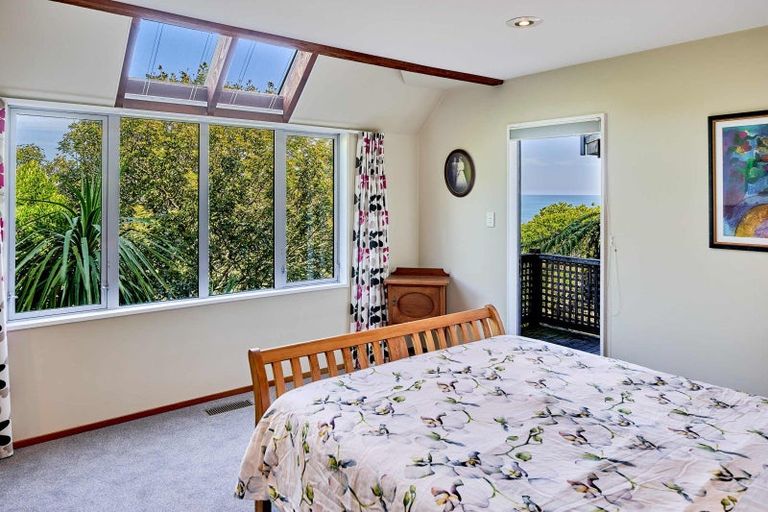 Photo of property in 1 Roys Road, Plimmerton, Porirua, 5026