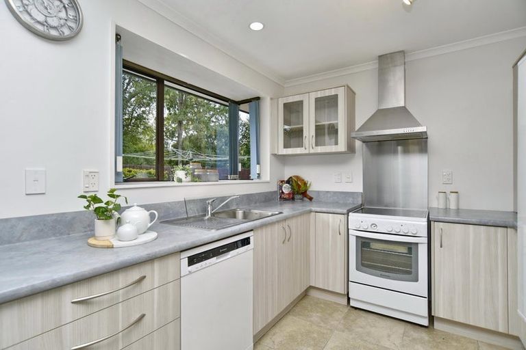 Photo of property in 24 Kowhai Avenue, Rangiora, 7400