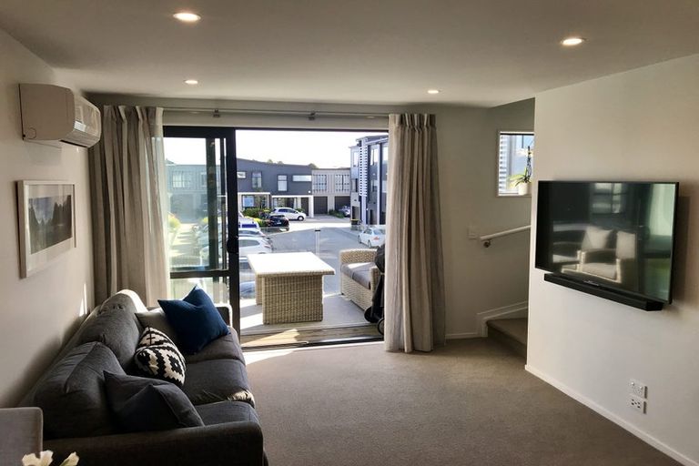Photo of property in 9 Glenae Lane, Hobsonville, Auckland, 0618