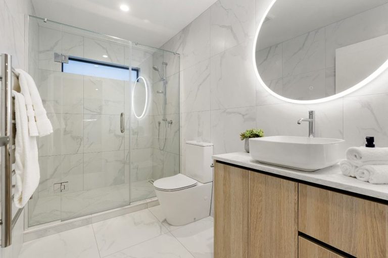 Photo of property in 35a Corunna Road, Milford, Auckland, 0620