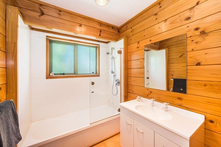 Photo of property in 9 Hurworth Grove, Waikanae, 5036