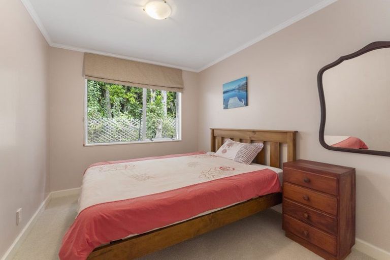 Photo of property in 15b Kakariki Grove, Waikanae, 5036