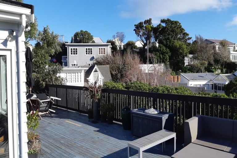 Photo of property in 82 Townsend Road, Miramar, Wellington, 6022