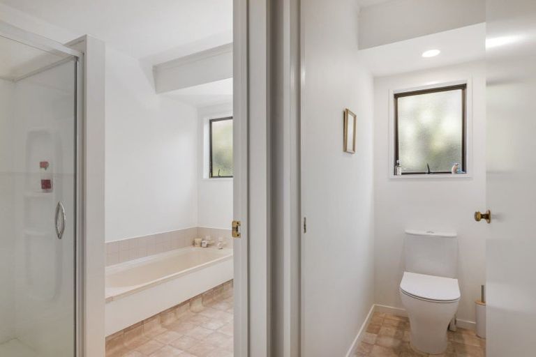 Photo of property in 2 Puriri Place, Whitianga, 3510