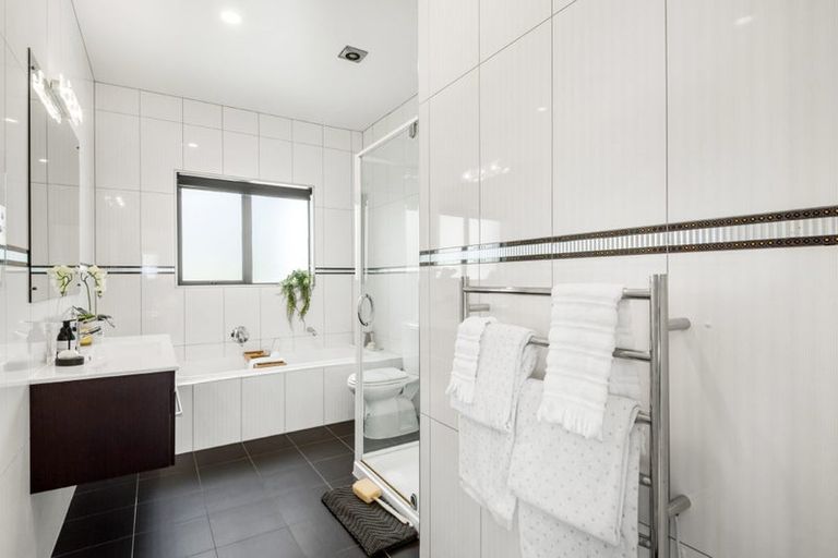 Photo of property in 74 Oakway Drive, Schnapper Rock, Auckland, 0632