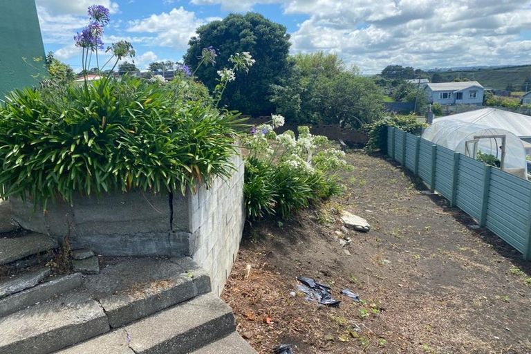 Photo of property in 20 Cambridge Street, Patea, 4520