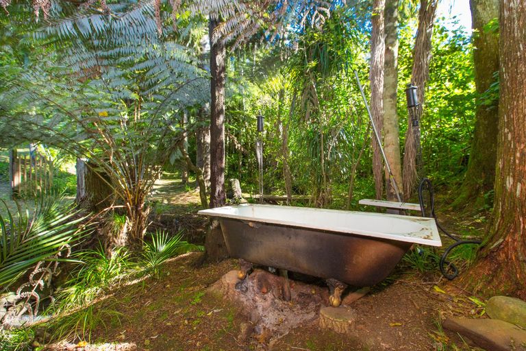 Photo of property in 39 Whaanga Road, Raglan, 3297