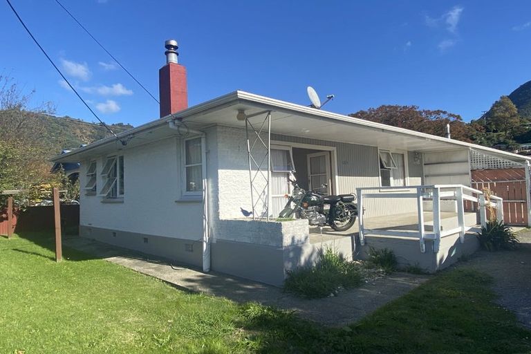 Photo of property in 45a Kent Street, Picton, 7220