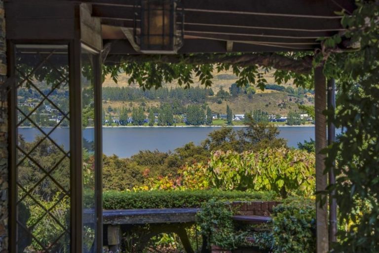 Photo of property in 177 Lakeside Road, Wanaka, 9305