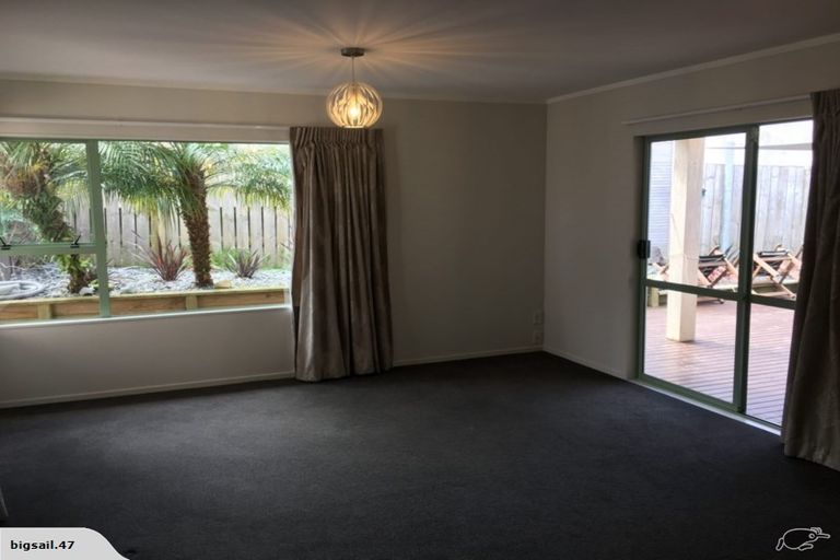 Photo of property in 70 Whitford Road, Botany Downs, Auckland, 2014