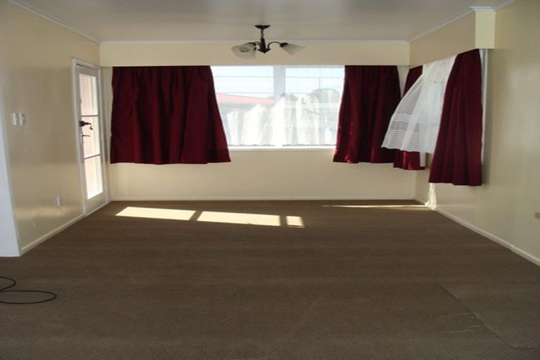 Photo of property in 43 Walworth Avenue, Pakuranga Heights, Auckland, 2010