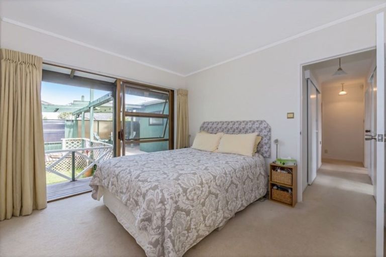 Photo of property in 9b Centreway Road, Orewa, 0931
