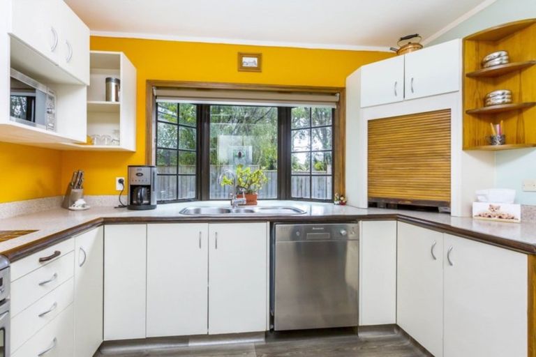 Photo of property in 2/464 Stokes Valley Road, Stokes Valley, Lower Hutt, 5019