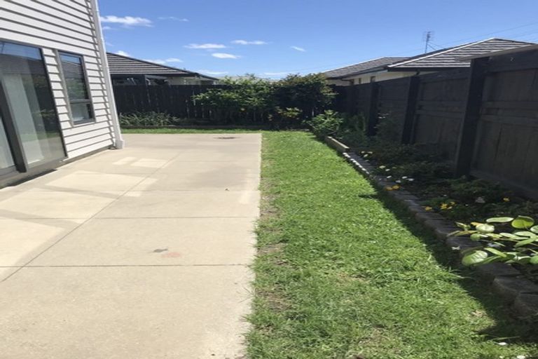 Photo of property in 16 Dalray Avenue, Takanini, 2112