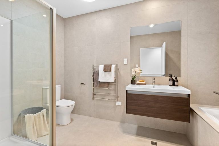 Photo of property in 18 Hema Road, Hobsonville, Auckland, 0616