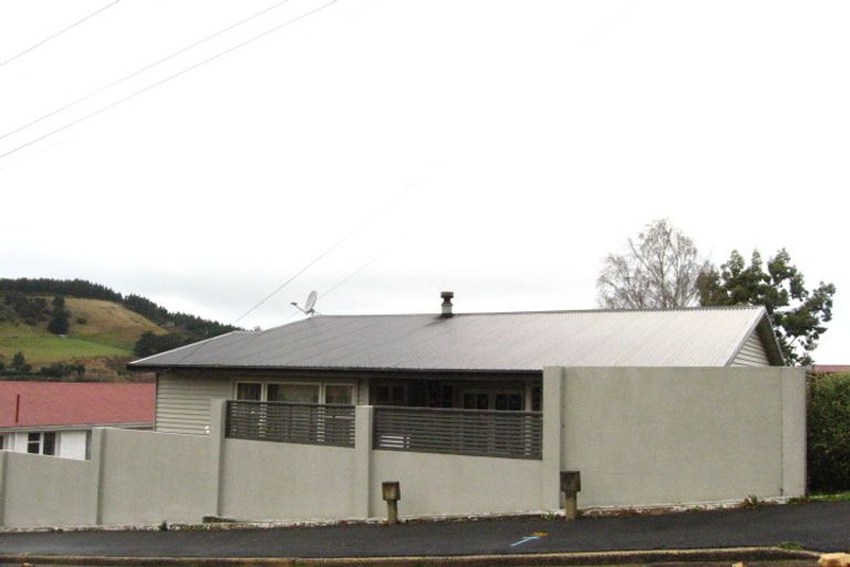 Photo of property in 7 Springdon Avenue, Sawyers Bay, Port Chalmers, 9023