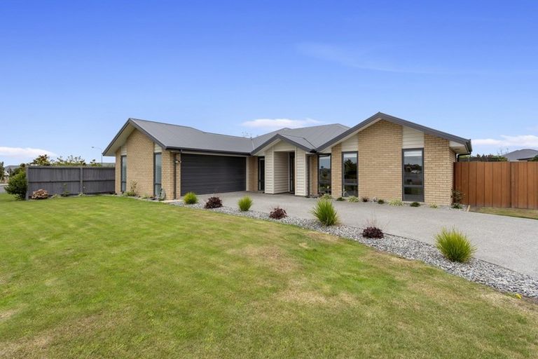 Photo of property in 67 Acacia Avenue, Rangiora, 7400