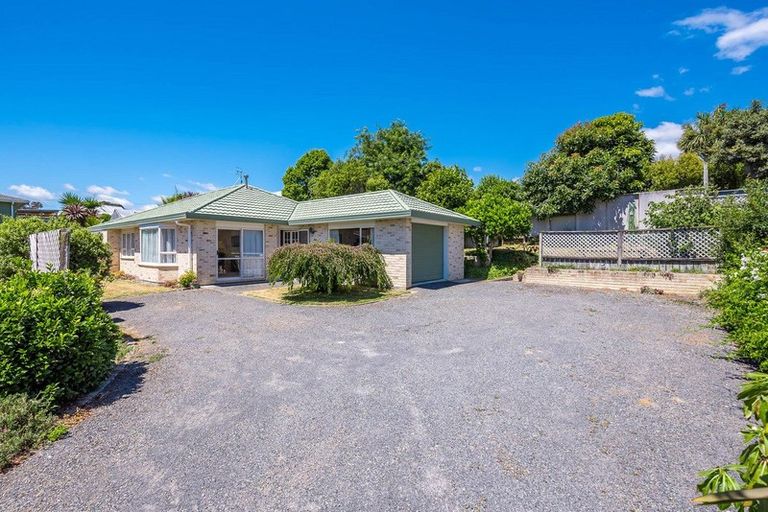Photo of property in 126 Arawhata Road, Paraparaumu, 5032