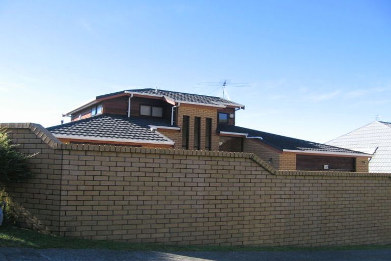 Photo of property in 28 Nalanda Crescent, Broadmeadows, Wellington, 6035
