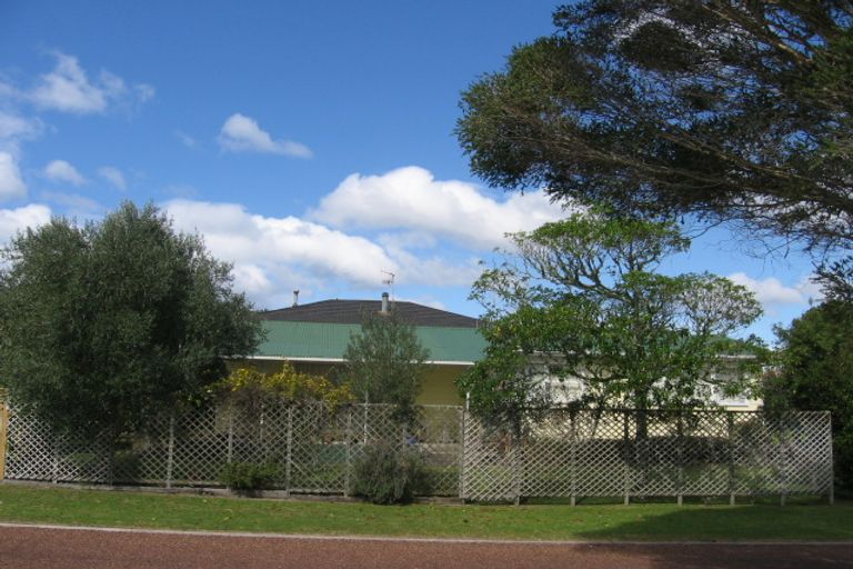 Photo of property in 1 Pitkethley Circle, Pauanui, Hikuai, 3579