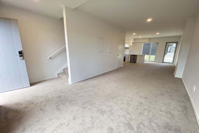 Photo of property in 57d Edmonton Road, Henderson, Auckland, 0612