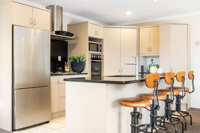 Photo of property in 2 Armour Place, Halswell, Christchurch, 8025