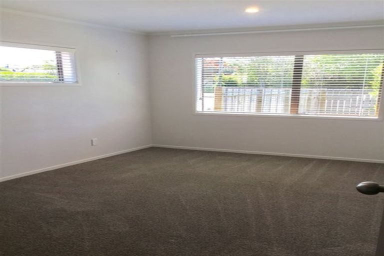 Photo of property in 1/112 Titirangi Road, New Lynn, Auckland, 0600