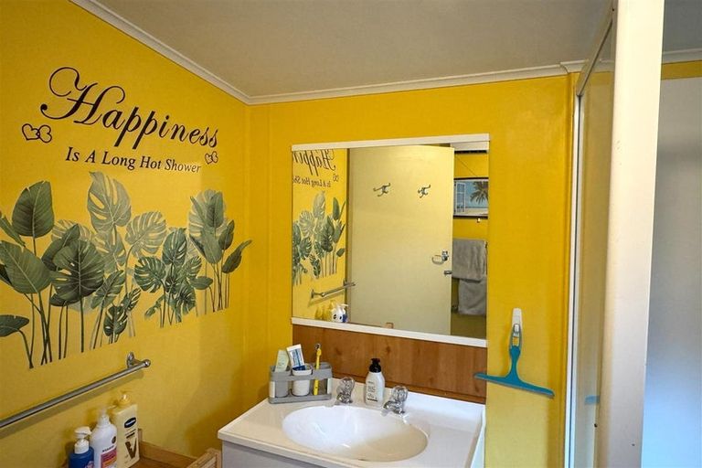 Photo of property in 20 Ramsay Street, Blacks Point, Reefton, 7830