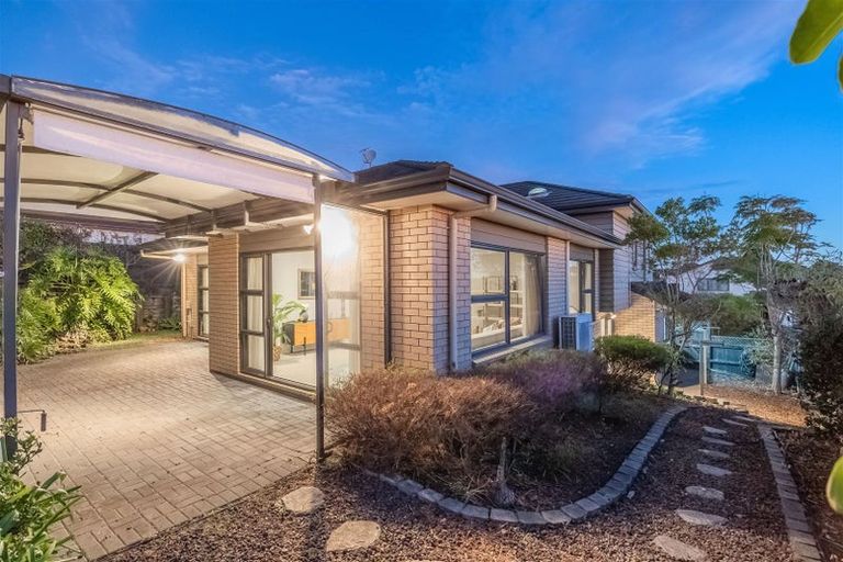 Photo of property in 6 Fairhill Place, Flat Bush, Auckland, 2016