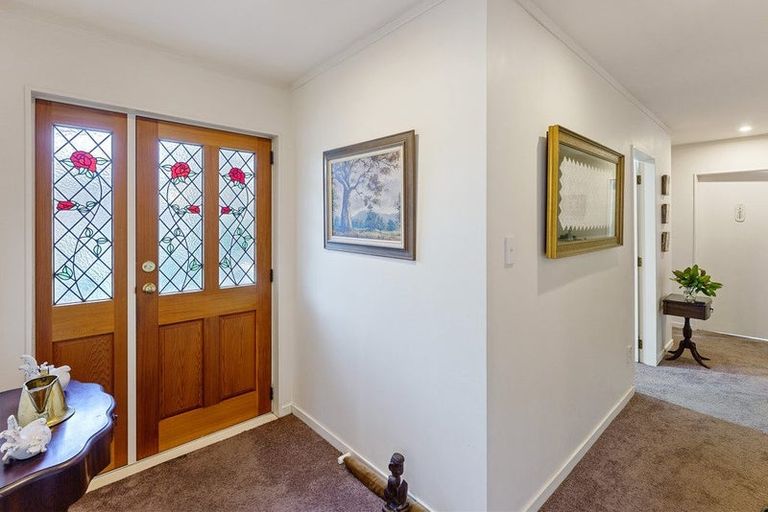 Photo of property in 31 Rosebank Grove, Waikanae, 5036